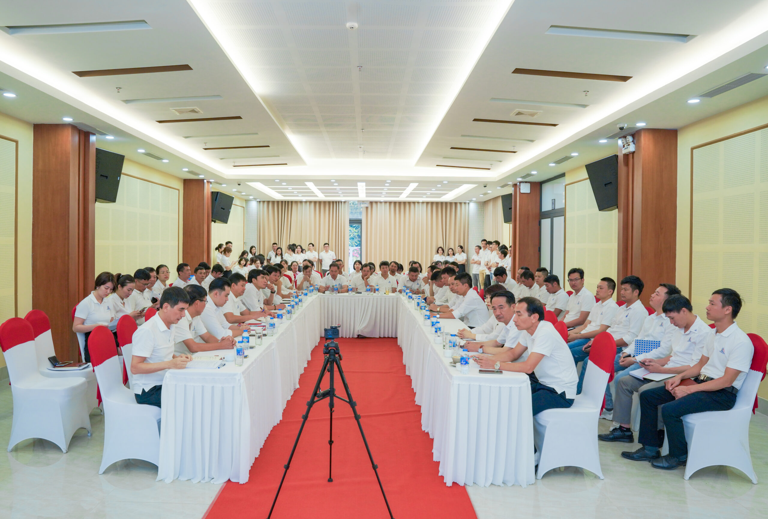 SƠ KẾT HOẠT ĐỘNG SXKD 6 THÁNG ĐẦU NĂM:  2347 TỶ GIÁ TRỊ HỢP ĐỒNG ĐÃ KÝ VÀ NHIỀU TÍN HIỆU TÍCH CỰC  HOÀN THÀNH KẾ HOẠCH SXKD