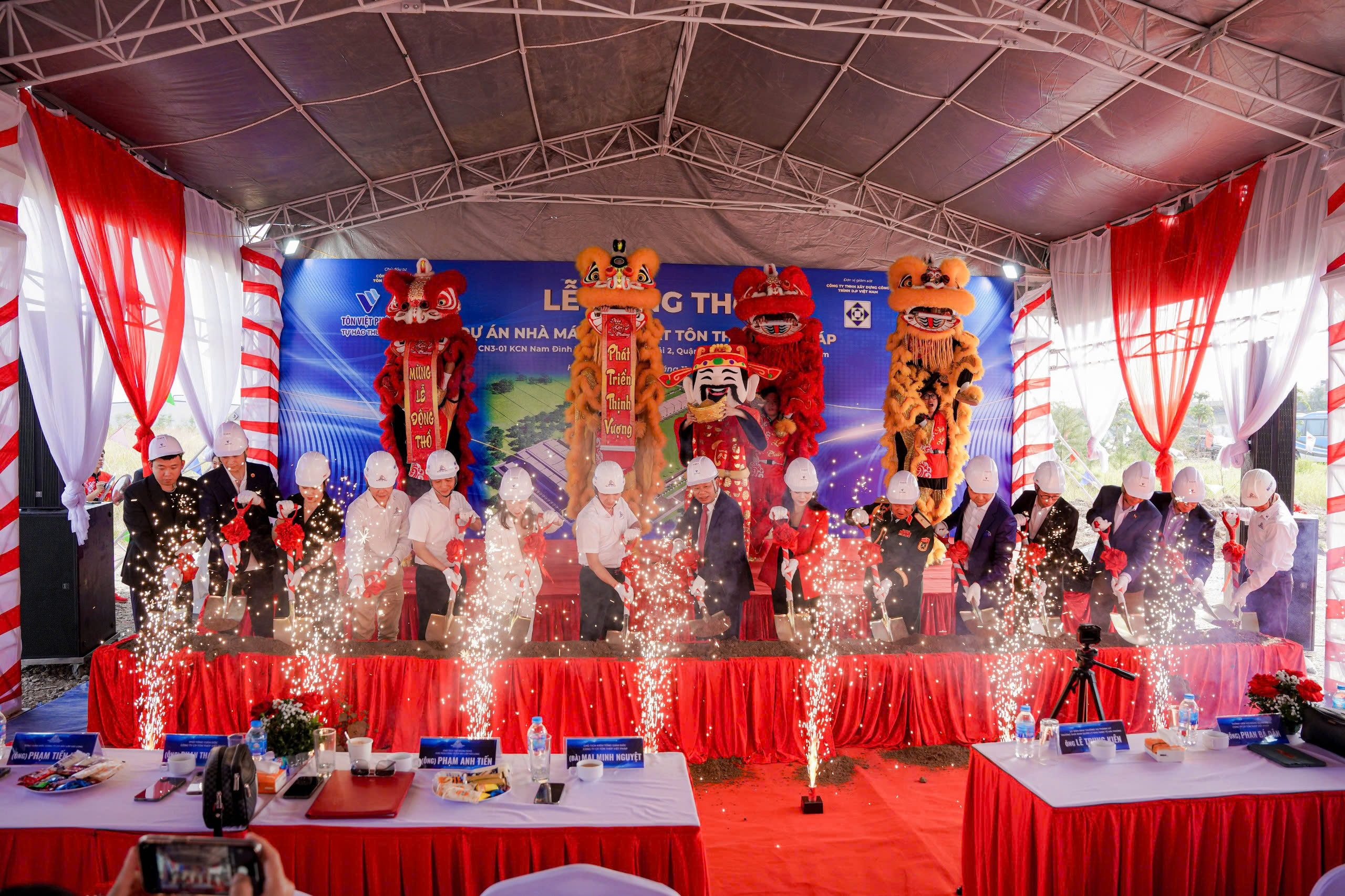 LỄ ĐỘNG THỔ DỰ ÁN NHÀ MÁY SẢN XUẤT TÔN THÉP VIỆT PHÁP SỐ 2 VỚI TỔNG VỐN ĐẦU TƯ GẦN 45 TRIỆU USD